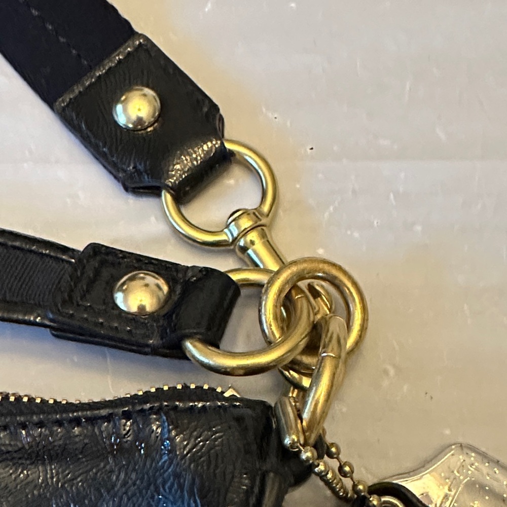 Coach Poppy Daisy Liquid Gloss Black Patent Leather Hobo Bag - Picture 4 of 7